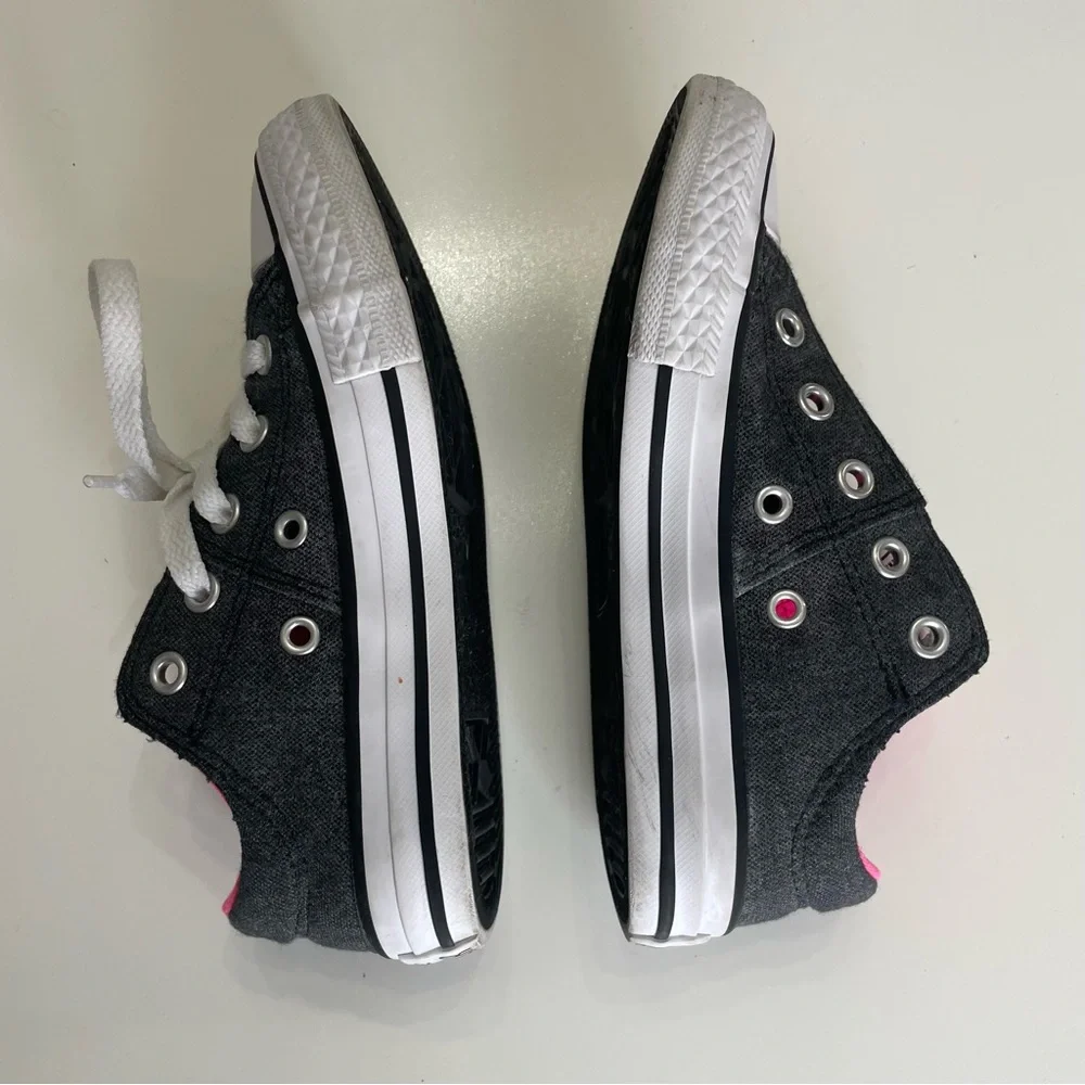Converse Kids' Gray and Pink All Star Low Top Sneakers, size 2Y (see size note)